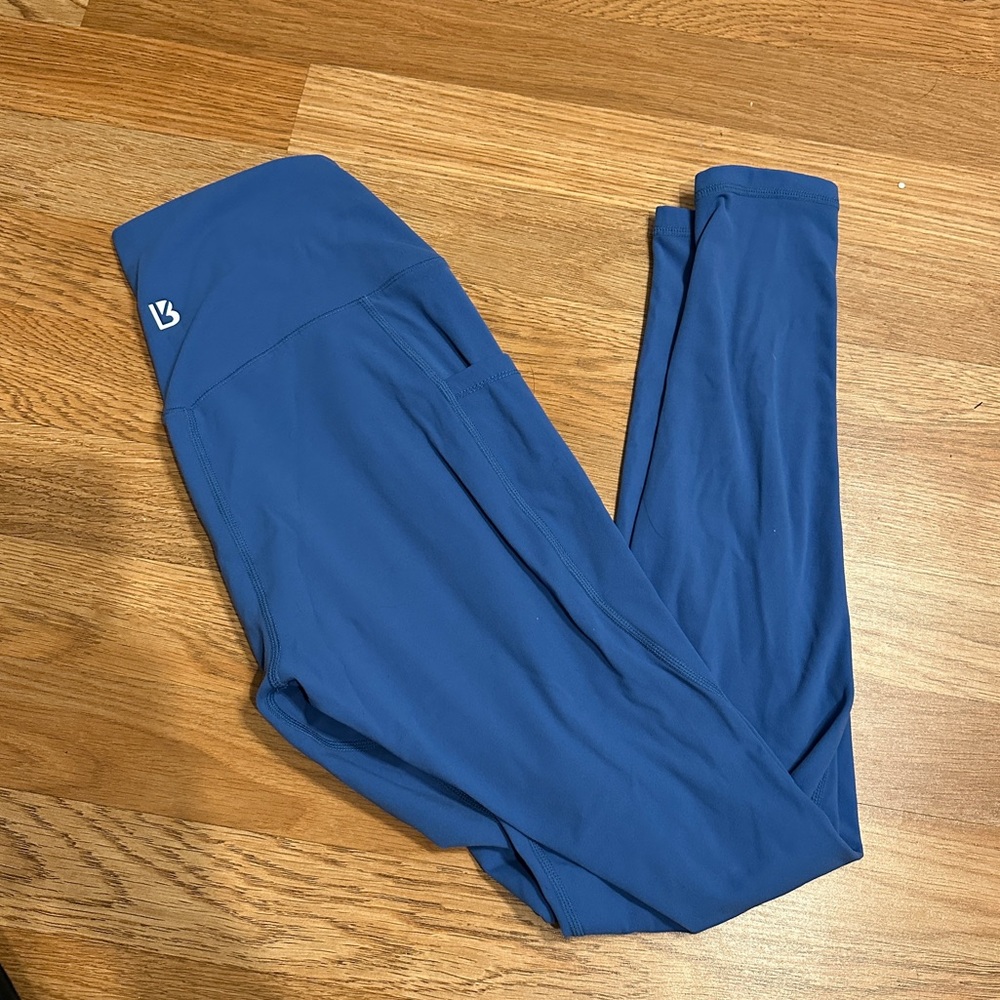 Buff bunny pocket leggings